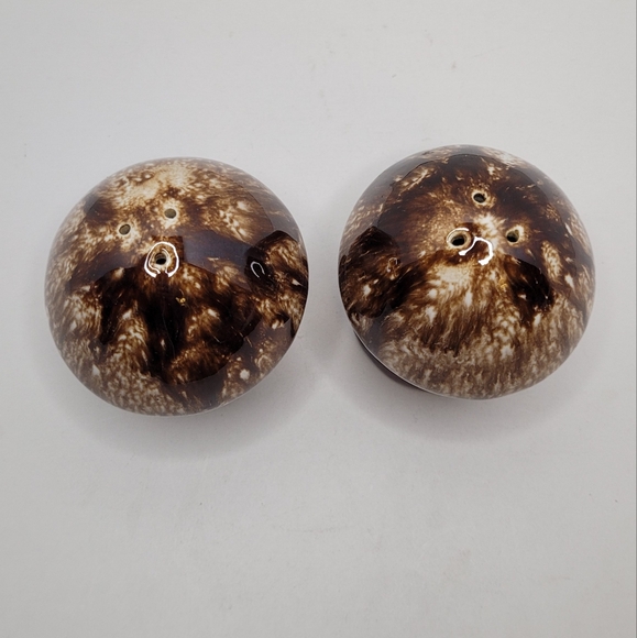 Vintage Hull Pottery USA Brown Drip Ceramic Mushroom Salt and Pepper Shakers Set - Picture 5 of 12